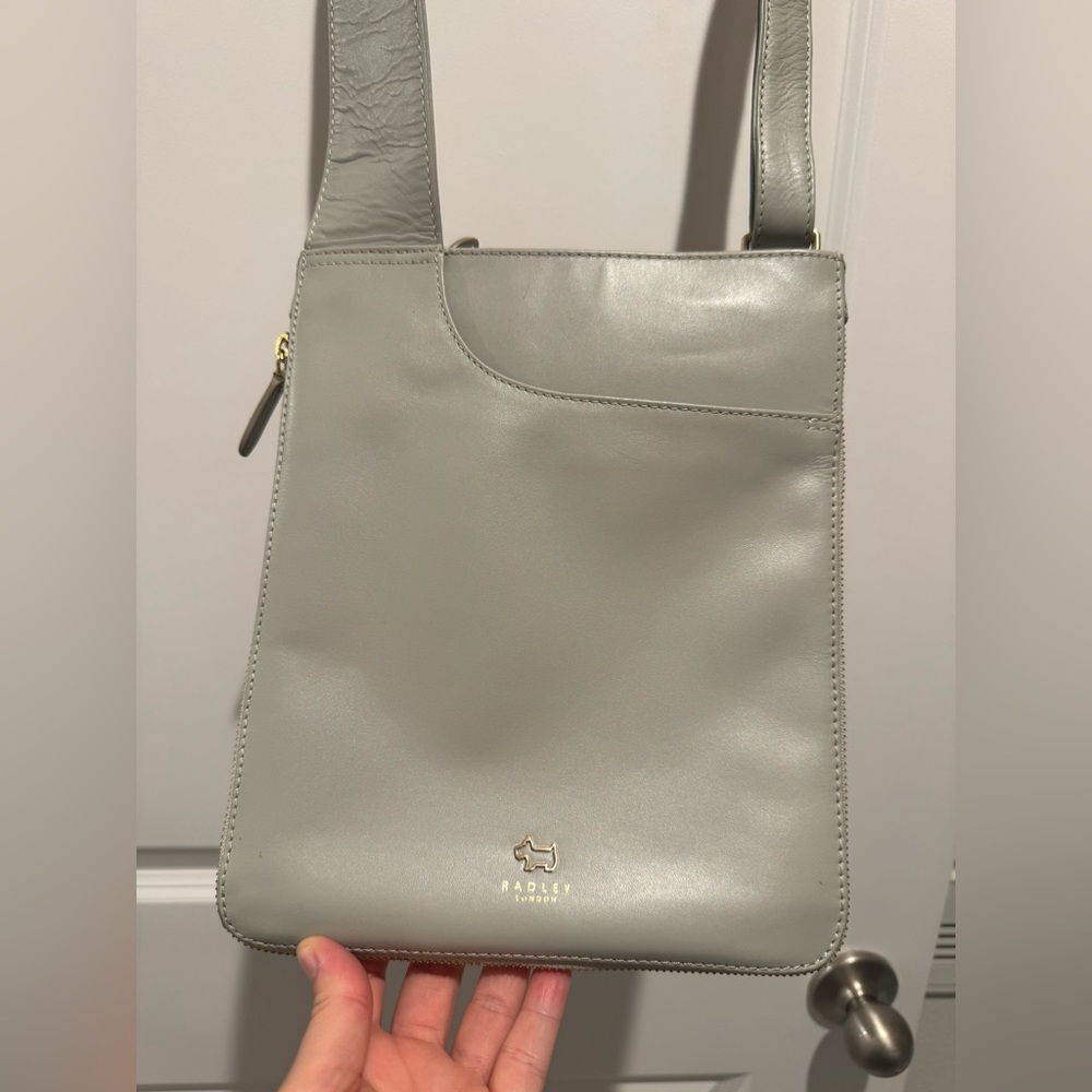 Radley London Light Gray Leather Shoulder Bag
